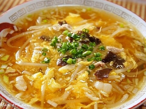 酸っぱ辛っ！ タバスコとふかひれスープde酸辣湯麺